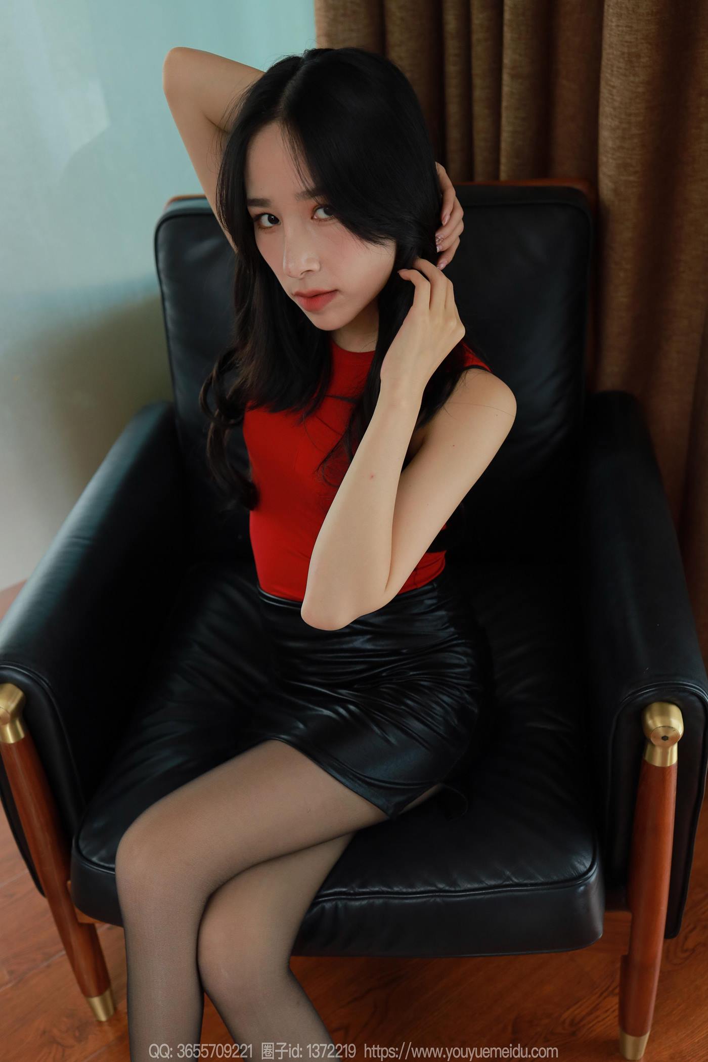 图片[4]-精选[IESS异思趣向] 2025.03.02 丝享家1990：美子《红衣黑裙》[92P]-草丛看图