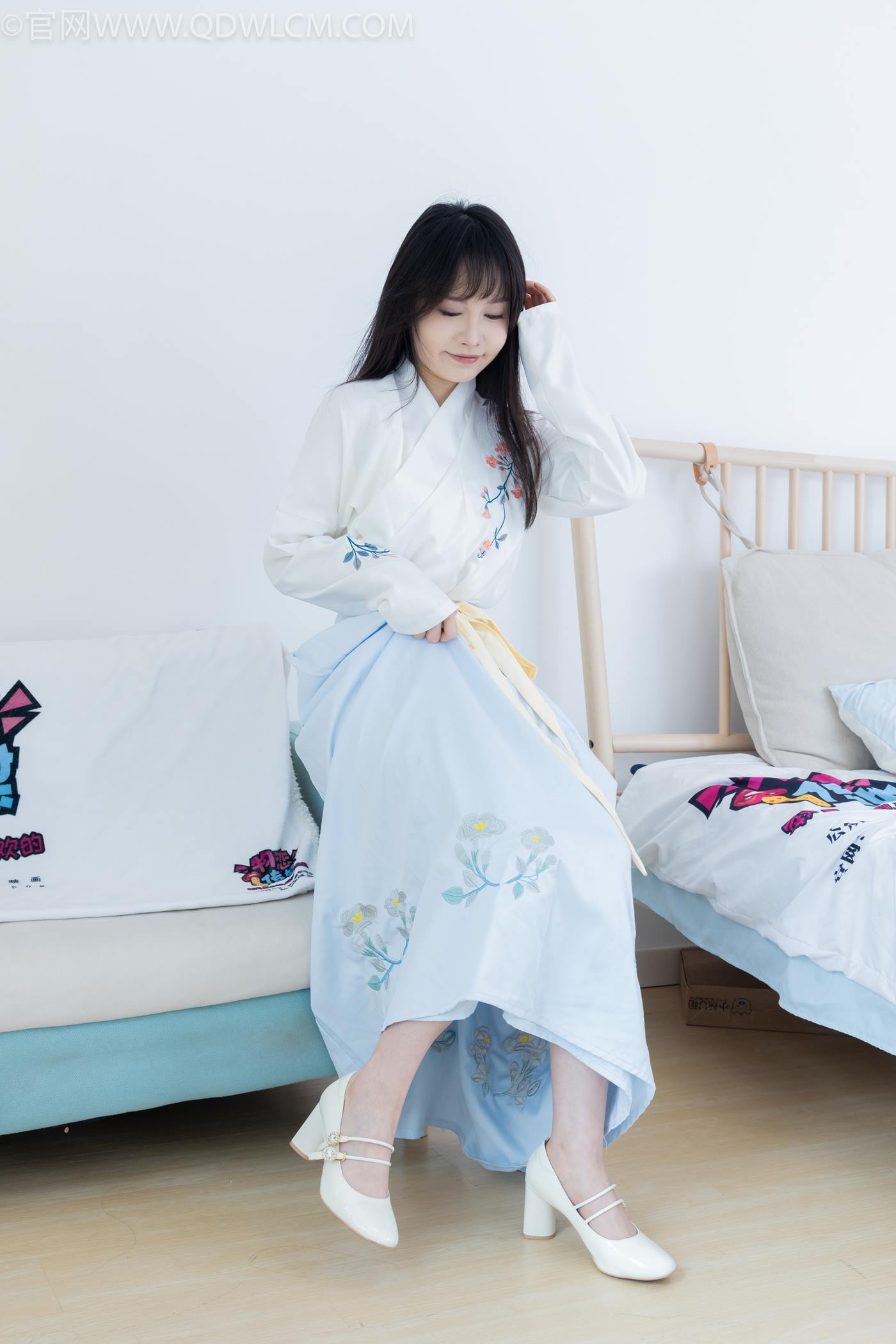 图片[3]-精选勿恋传媒 NO.2270 小酒-高跟鞋、布鞋、白棉足袋、汉服[159P]-草丛看图