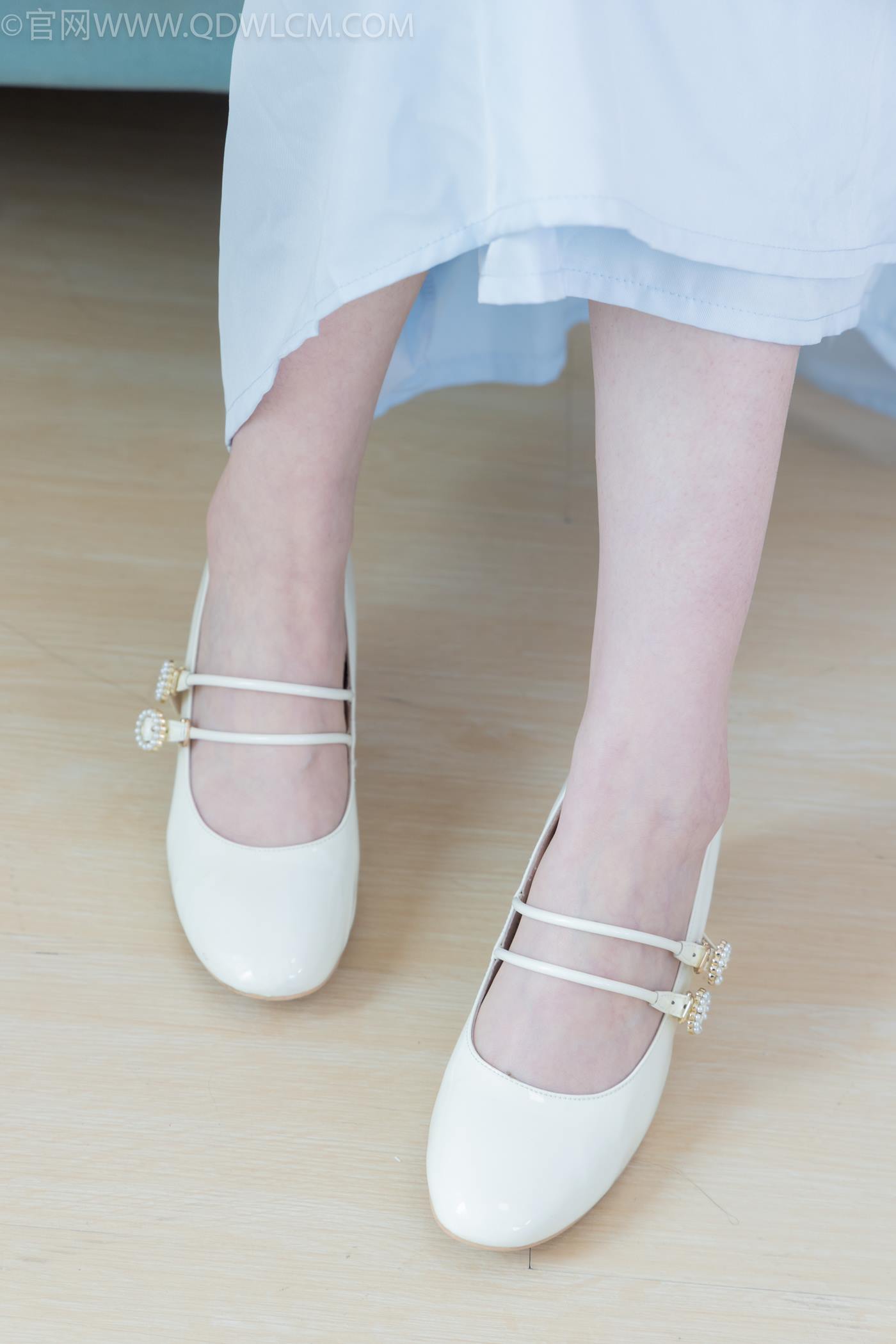 图片[8]-精选勿恋传媒 NO.2270 小酒-高跟鞋、布鞋、白棉足袋、汉服[159P]-草丛看图