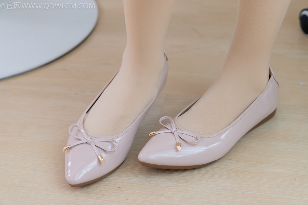 图片[2]-精选勿恋传媒 NO.2273 恬恬-平底鞋、厚肉丝、老头乐挠脚剧情[100P]-草丛看图