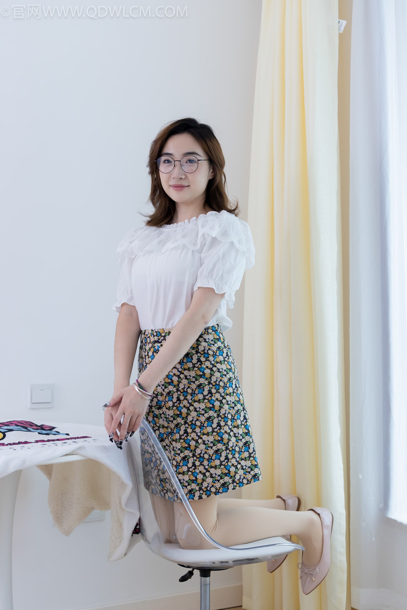 图片[7]-精选勿恋传媒 NO.2273 恬恬-平底鞋、厚肉丝、老头乐挠脚剧情[100P]-草丛看图