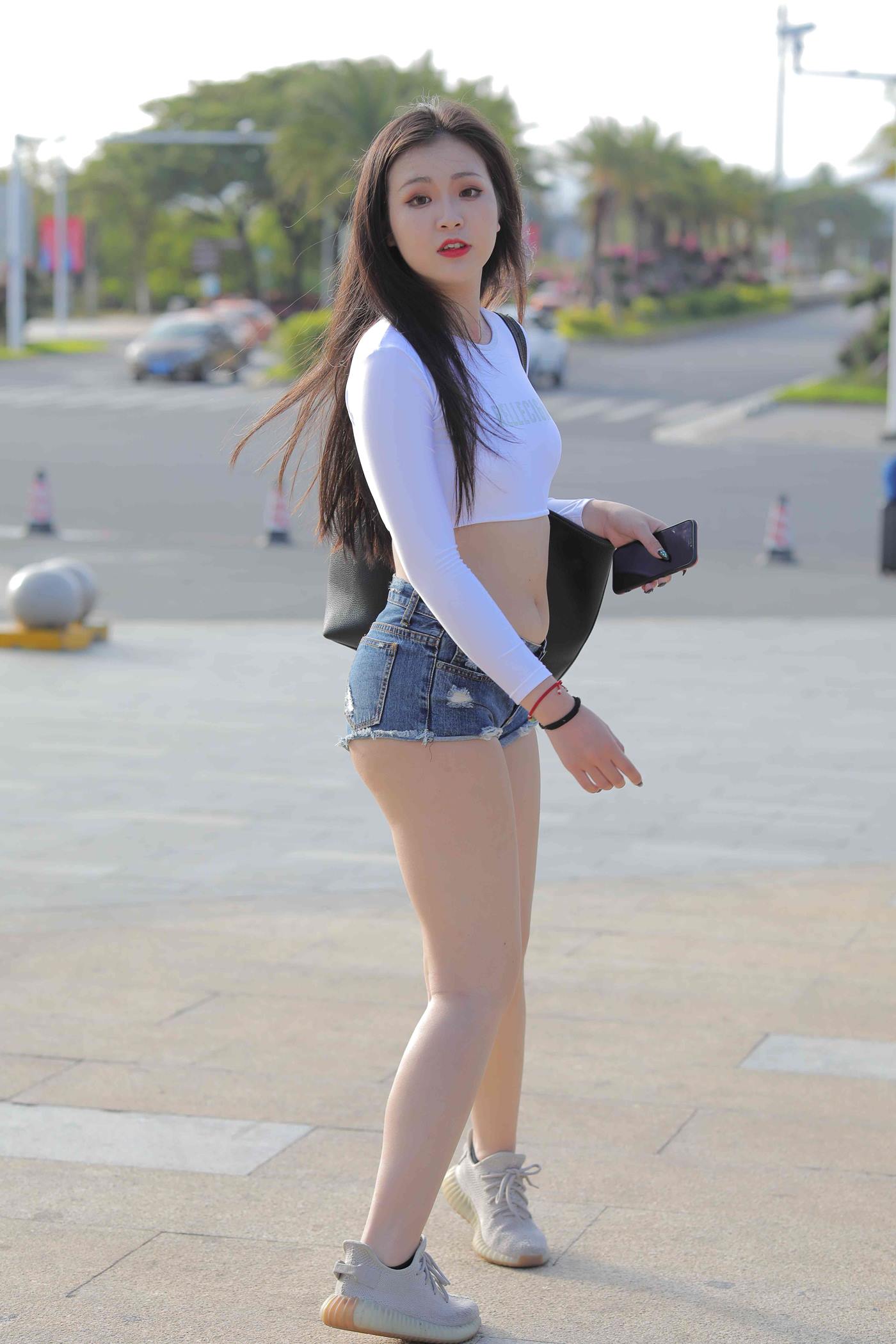 图片[2]-精选魔镜街拍 NO.030 街拍牛仔热裤美女 [98P]-草丛看图