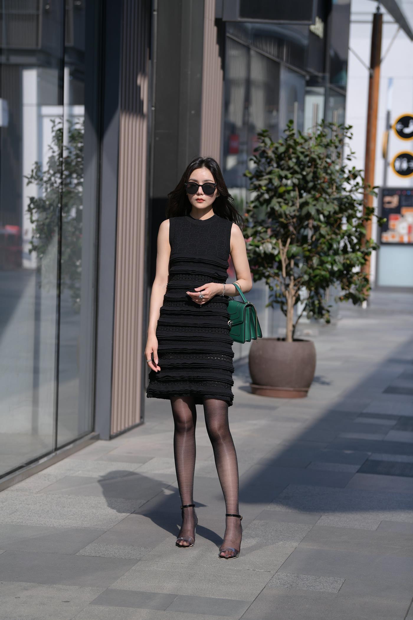 图片[3]-精选魔镜街拍 NO.145 魅力黑裙小解解 [92P]-草丛看图