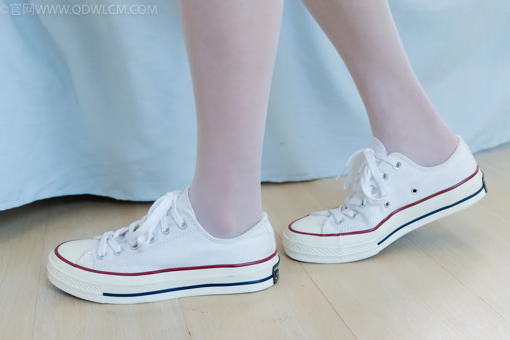 图片[4]-精选勿恋传媒 NO.2622 茯苓-帆布鞋、薄白丝、薄肉丝[160P]-草丛看图