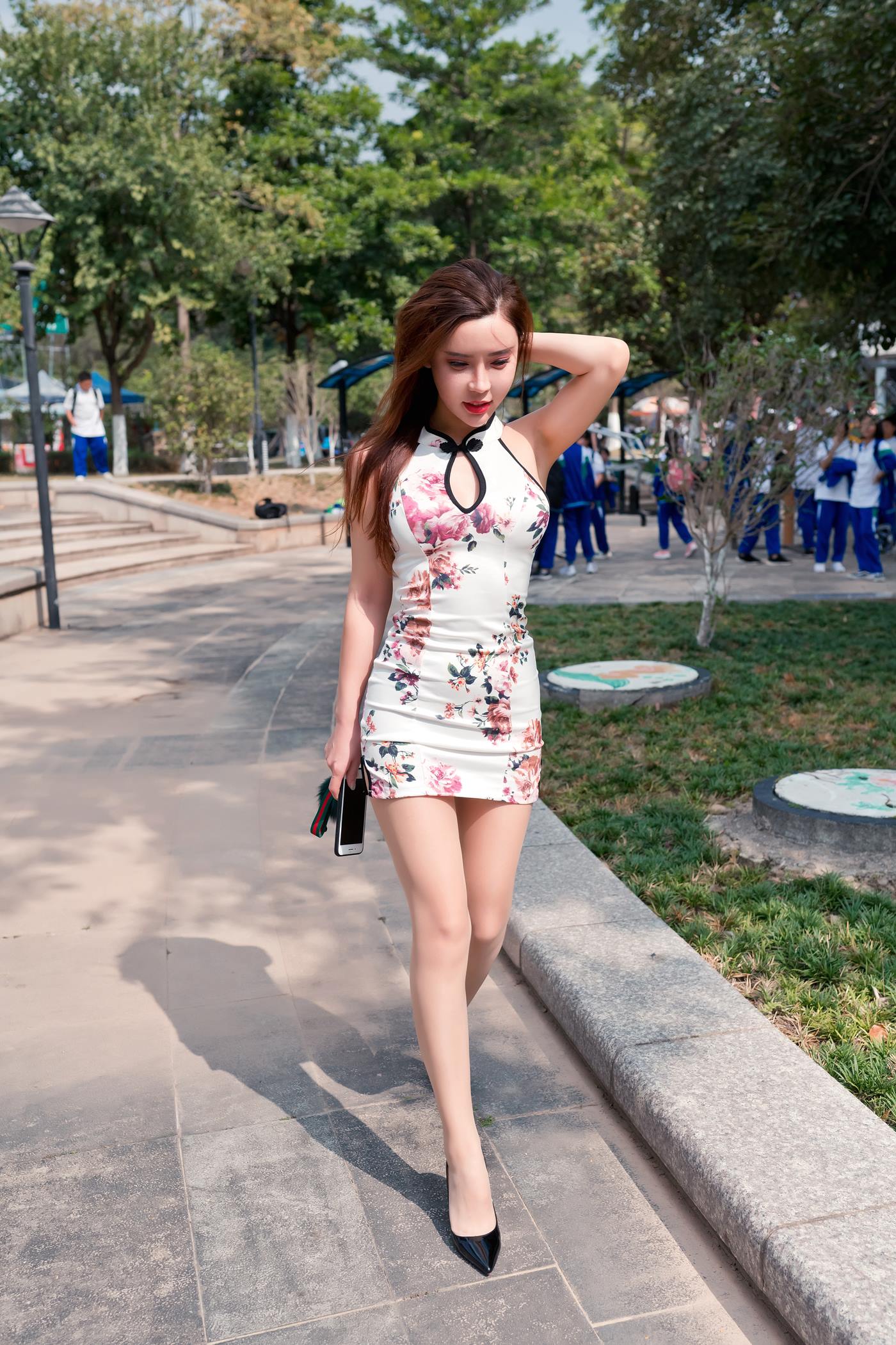 图片[4]-精选魔镜街拍 NO.071 艾小青旗袍街拍 [44P]-草丛看图