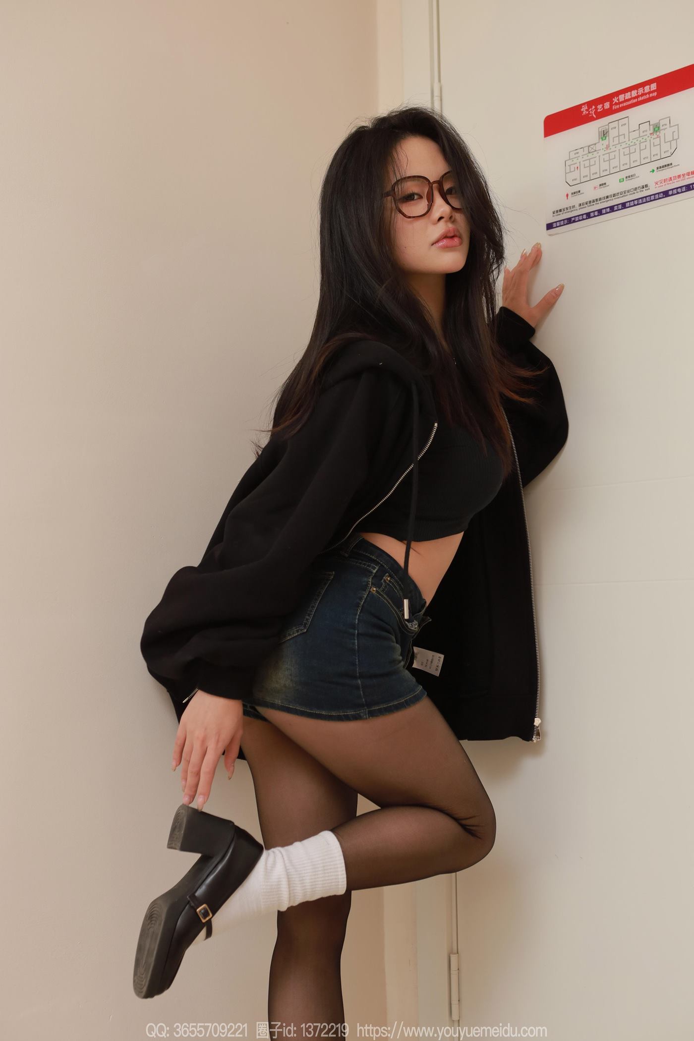 图片[4]-精选[IESS异思趣向] 2025.01.26 丝享家1960：兔兔《黑丝沙发》[88P]-草丛看图