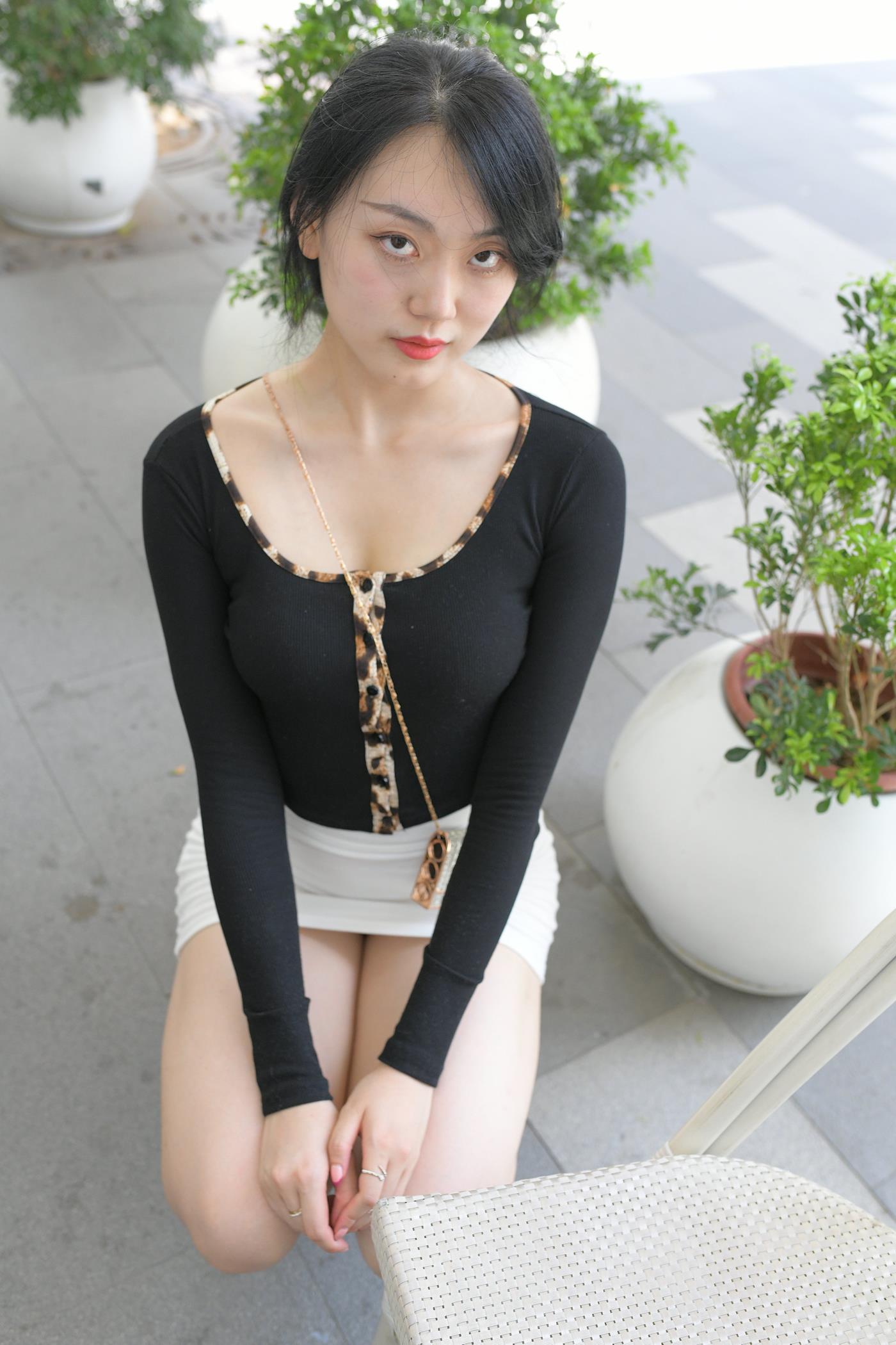 图片[1]-精选魔镜街拍 NO.130 白裙女子 [40P]-草丛看图