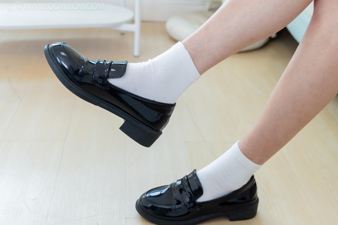 图片[6]-精选勿恋传媒 NO.2274 茯苓-皮鞋、白棉袜、裸足[122P]-草丛看图