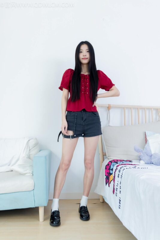 精选勿恋传媒 NO.2274 茯苓-皮鞋、白棉袜、裸足[122P]-草丛看图