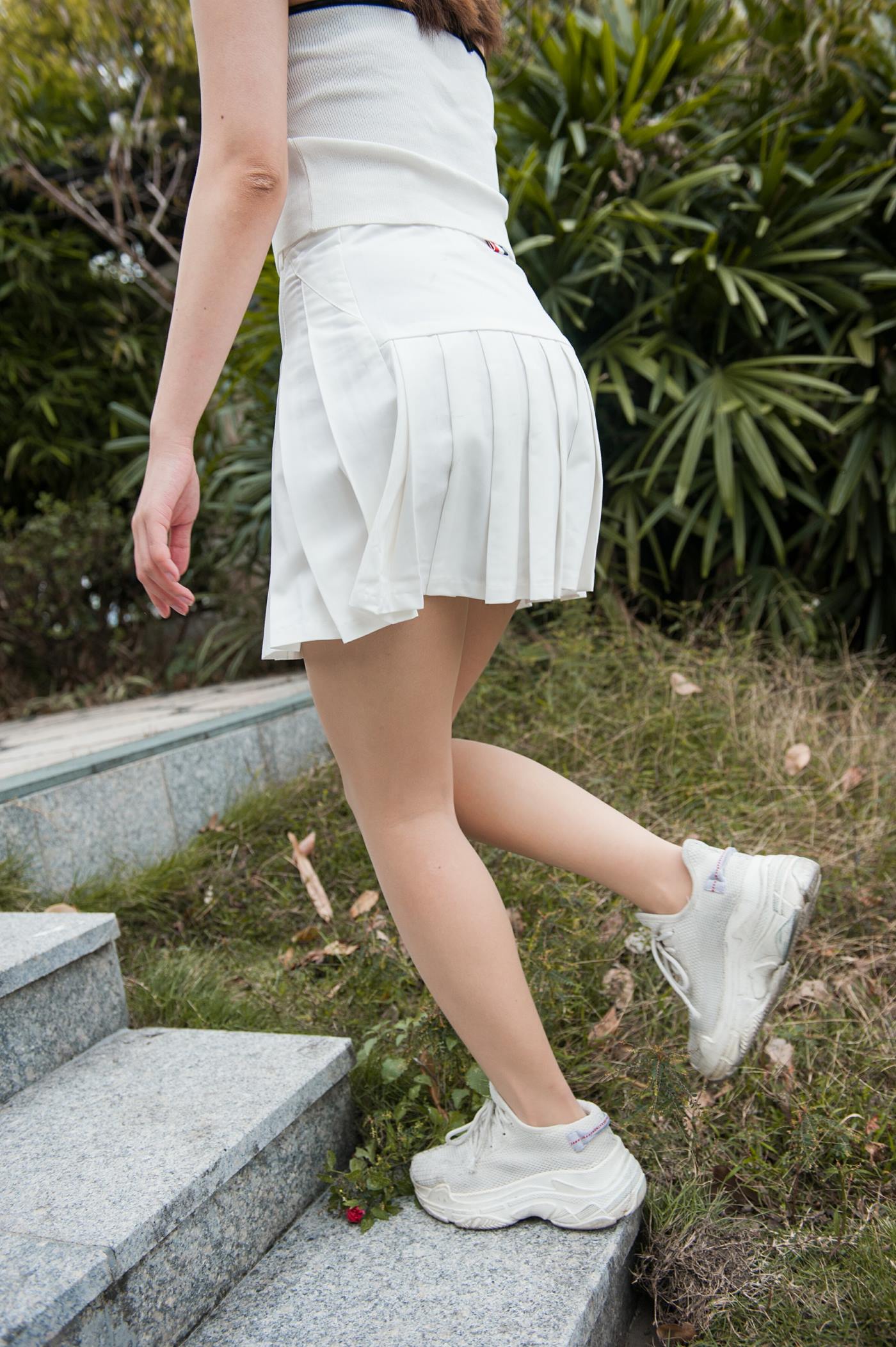 图片[4]-精选魔镜街拍 NO.120 吊带短裙姓感肉丝小解解 [48P]-草丛看图