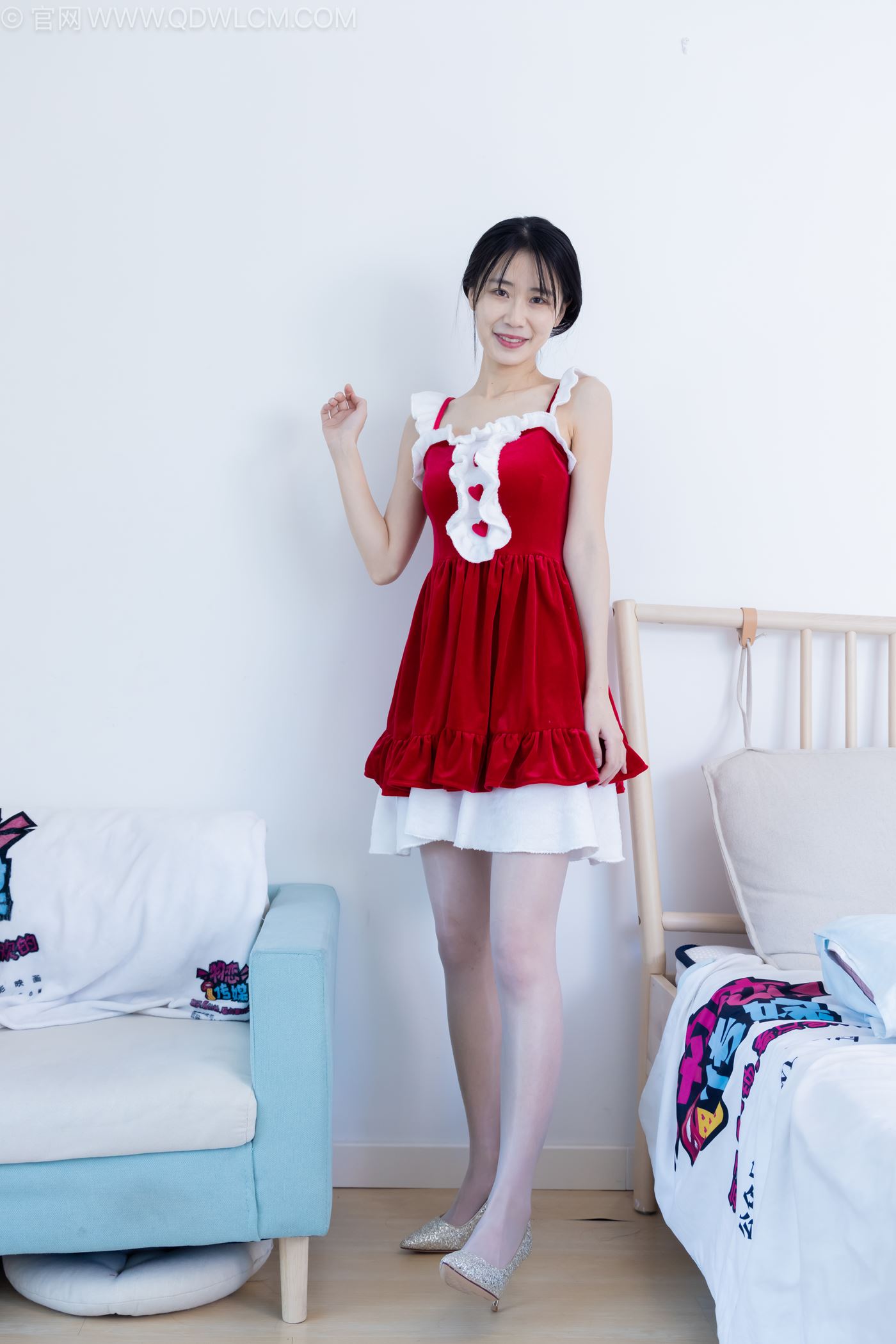 图片[5]-精选勿恋传媒 NO.2237 菜菜-高跟鞋、油亮薄白丝、裸足、草莓和酸奶裸足摆盘剧情[230P]-草丛看图