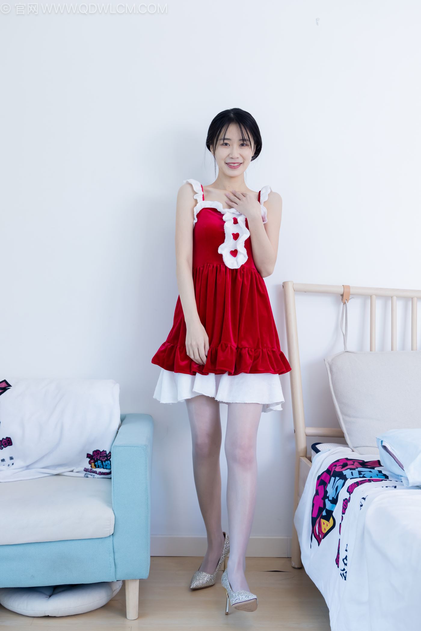 图片[6]-精选勿恋传媒 NO.2237 菜菜-高跟鞋、油亮薄白丝、裸足、草莓和酸奶裸足摆盘剧情[230P]-草丛看图