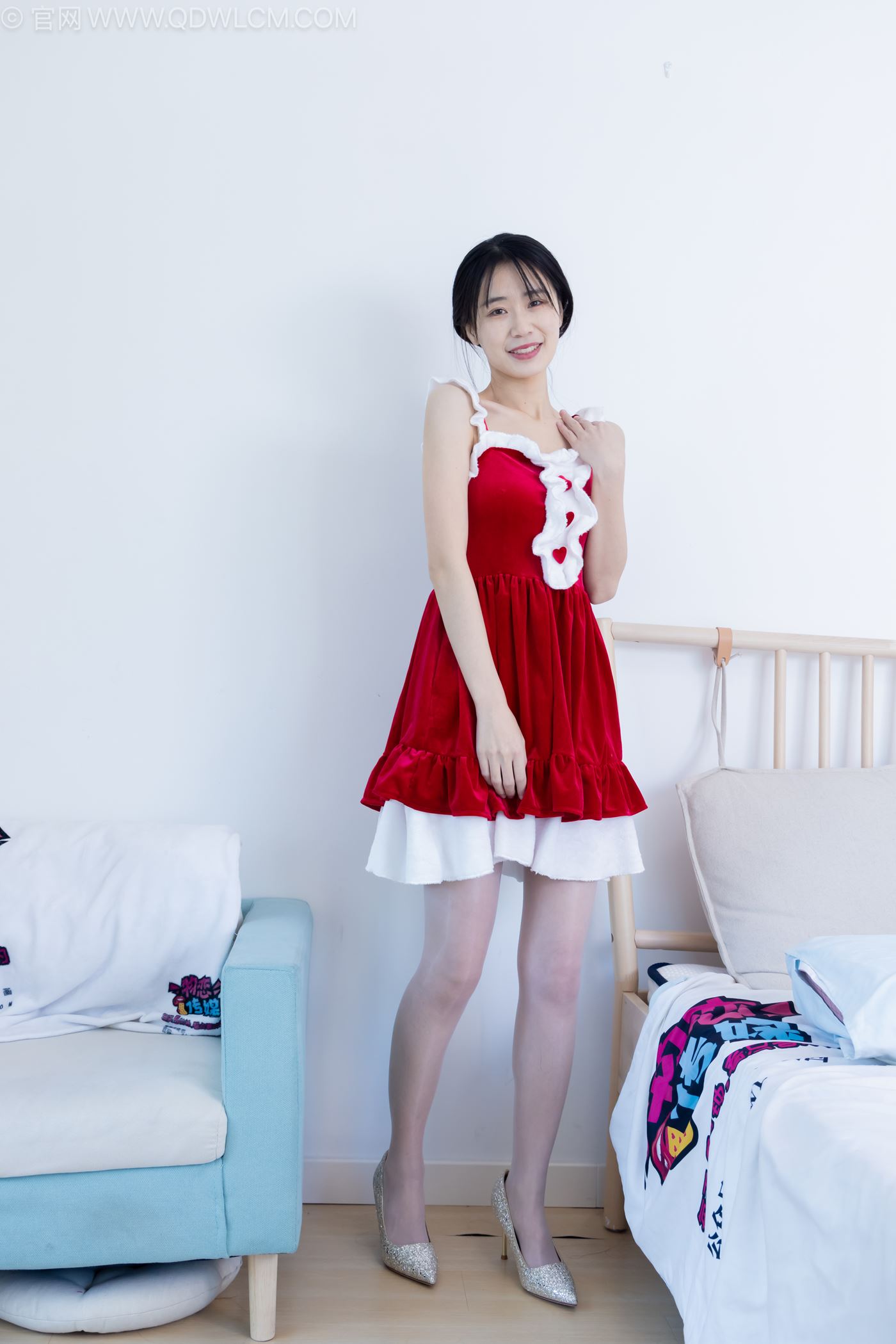 图片[7]-精选勿恋传媒 NO.2237 菜菜-高跟鞋、油亮薄白丝、裸足、草莓和酸奶裸足摆盘剧情[230P]-草丛看图