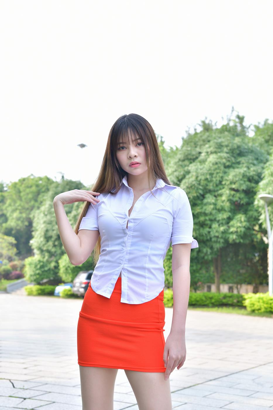 图片[1]-精选魔镜街拍 NO.150 极致佑惑的红色包臀短裙少妇 [339P]-草丛看图