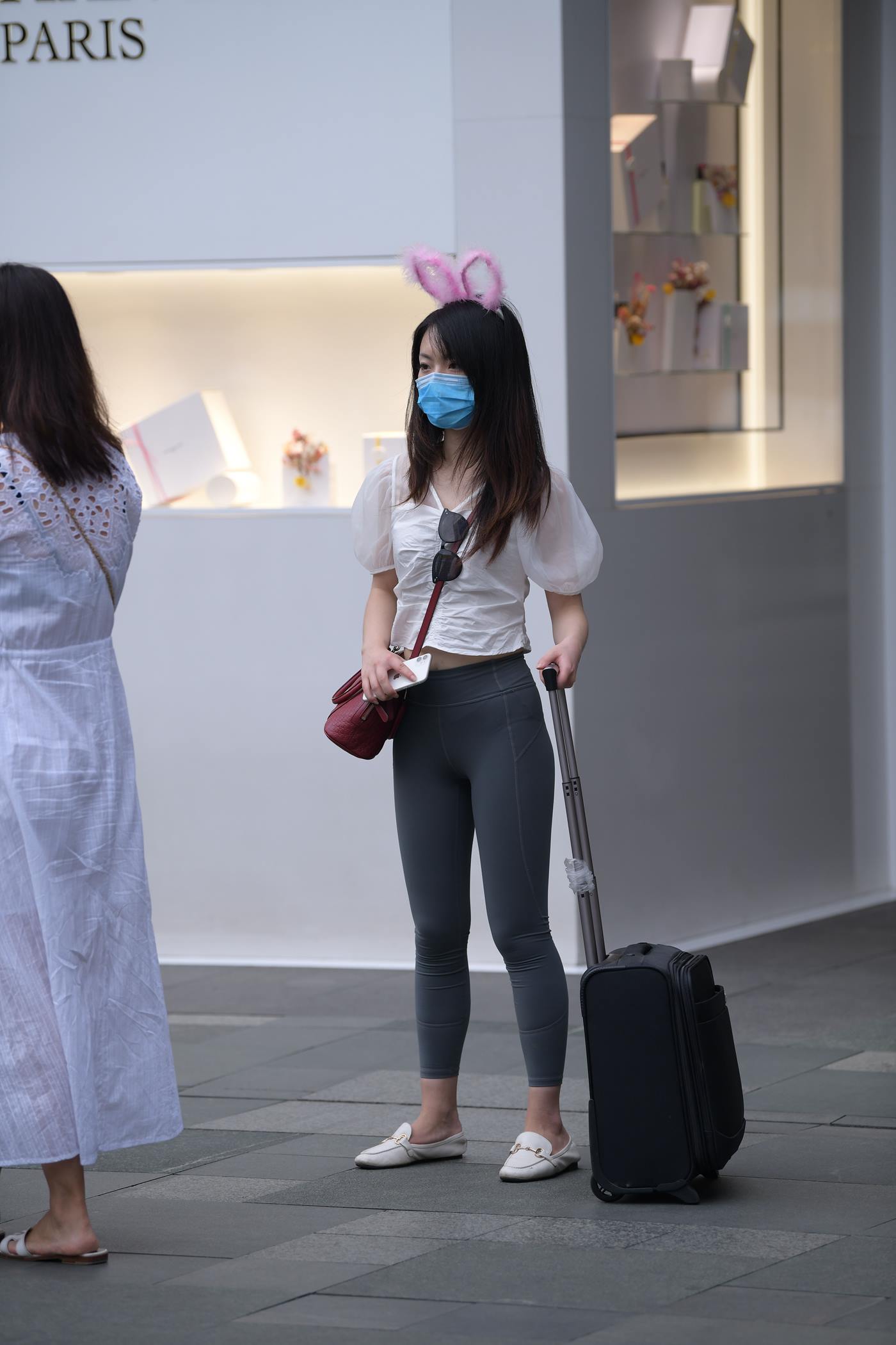 图片[3]-精选魔镜街拍 NO.054 街拍仅身裤小解解 [44P]-草丛看图