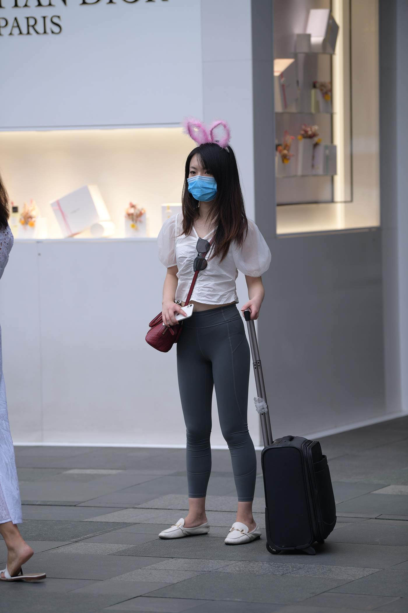 图片[4]-精选魔镜街拍 NO.054 街拍仅身裤小解解 [44P]-草丛看图