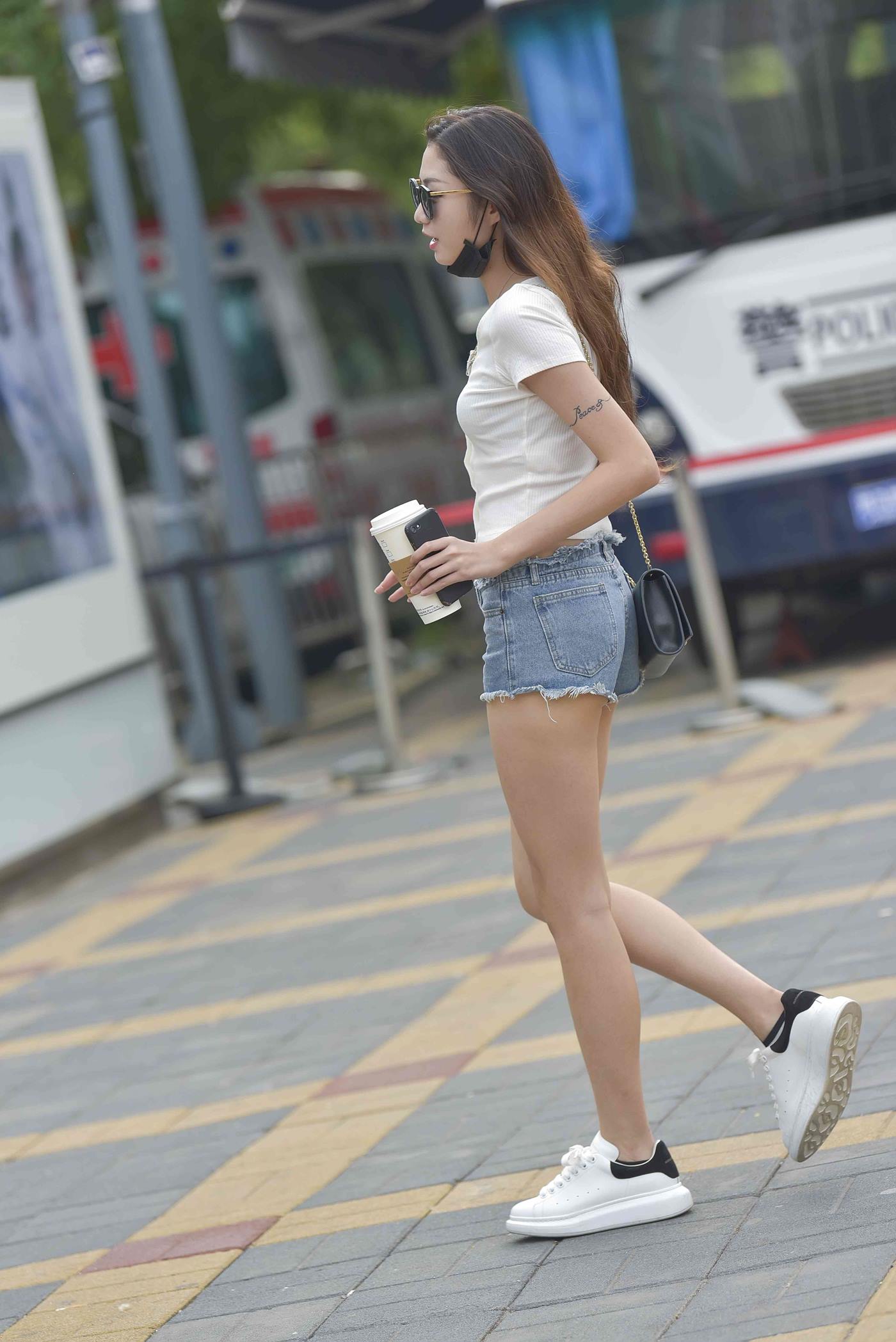 图片[3]-精选魔镜街拍 NO.028 热裤小白鞋 [85P]-草丛看图