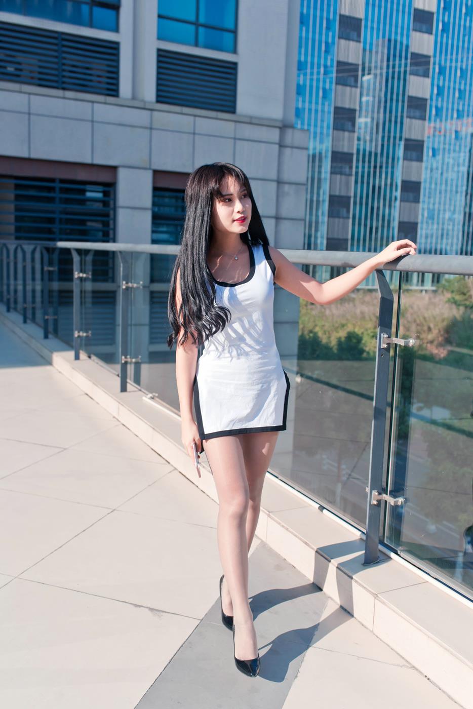 图片[8]-精选魔镜街拍 NO.127 白色高跟旗袍肉丝美女 [72P]-草丛看图