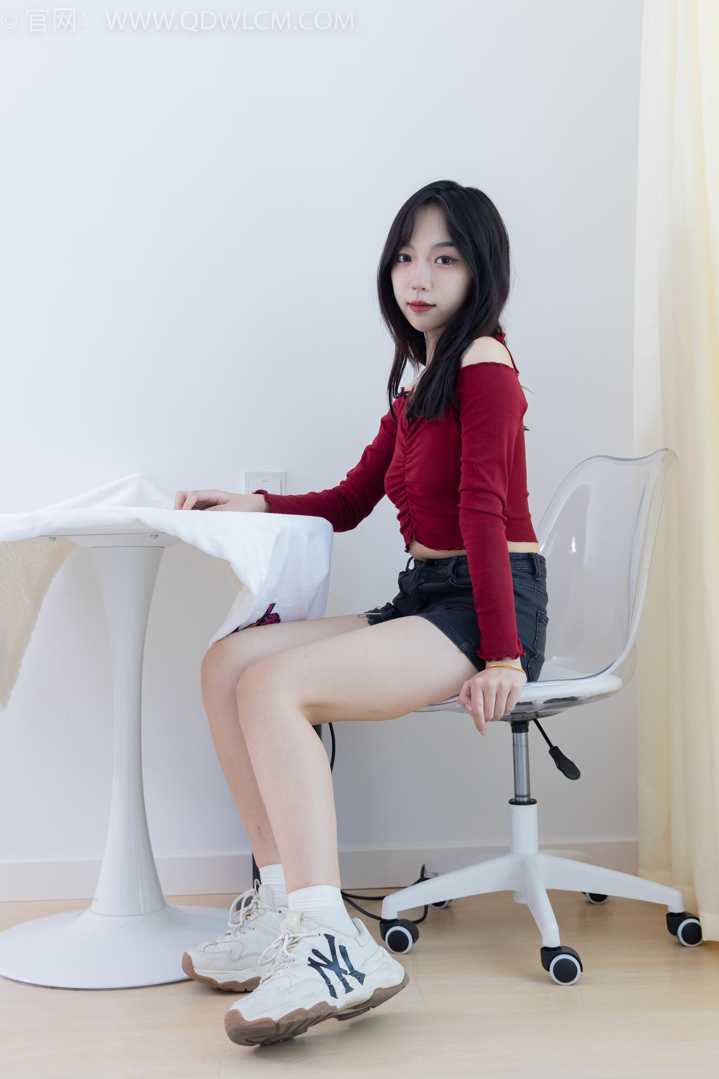 图片[2]-精选勿恋传媒 NO.2253 纱纱-运动鞋、自然穿脏白棉袜[138P]-草丛看图