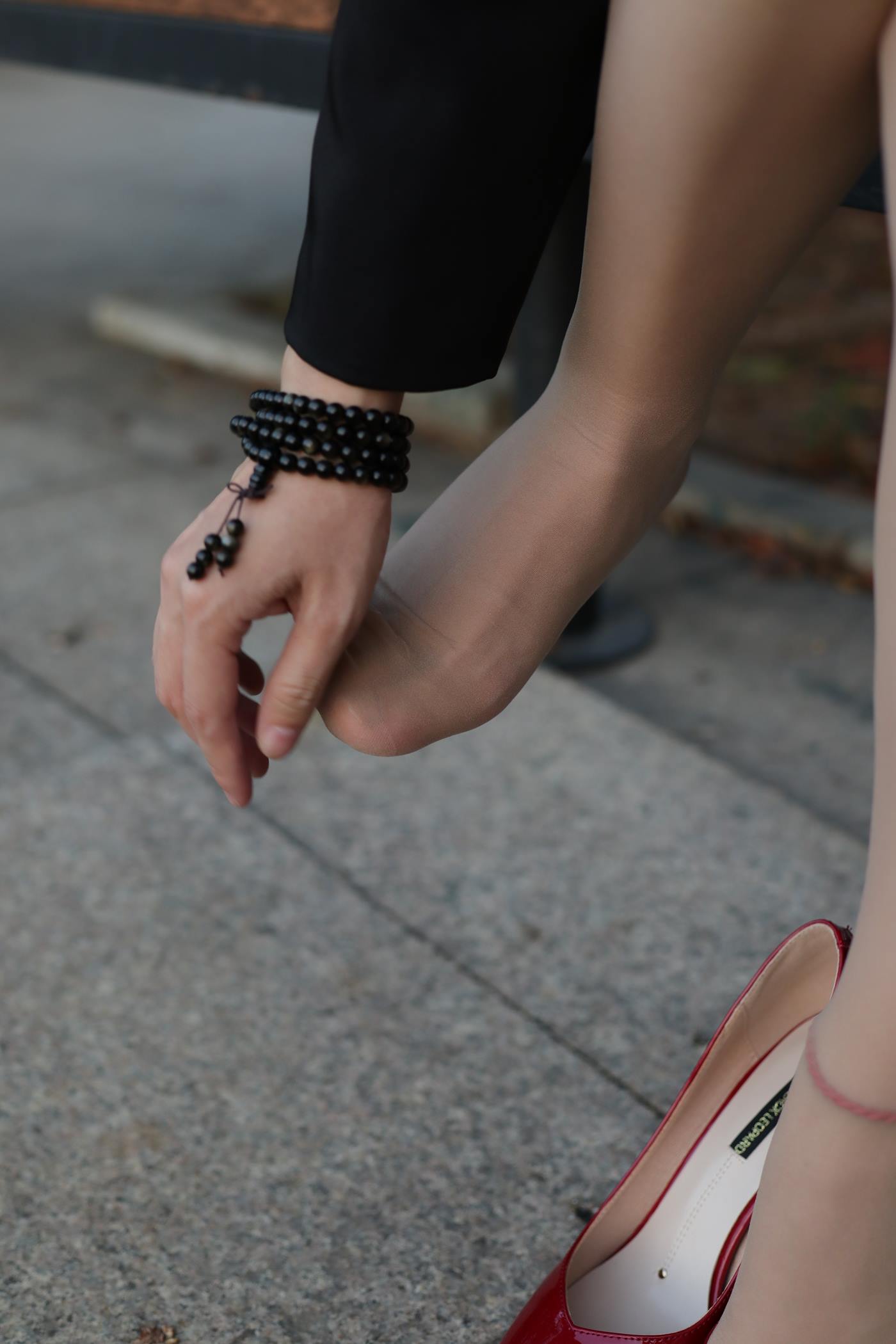 图片[3]-精选魔镜街拍 NO.067 红色高跟肉丝OL [84P]-草丛看图