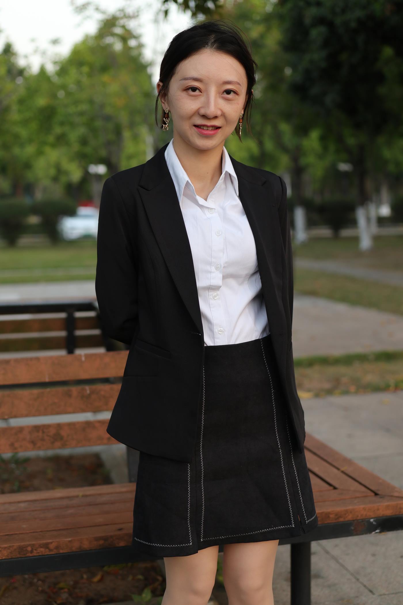 图片[7]-精选魔镜街拍 NO.067 红色高跟肉丝OL [84P]-草丛看图