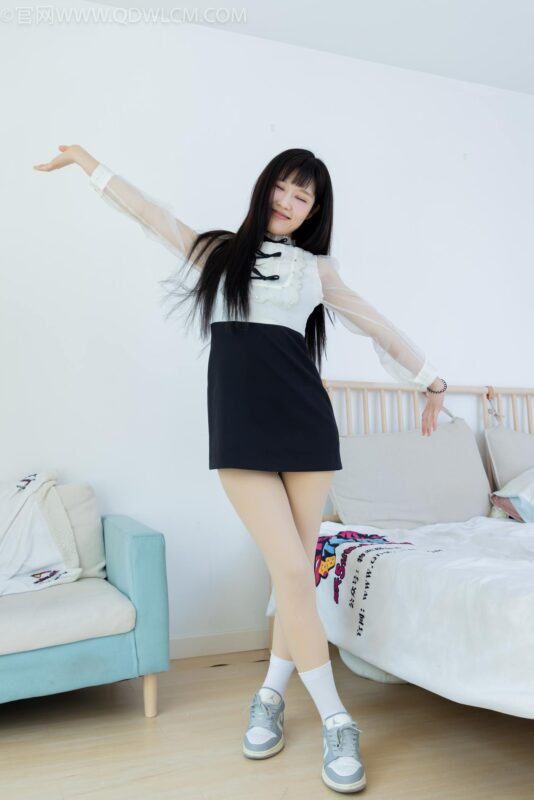 精选勿恋传媒 NO.2264 盲盒3[118P]-草丛看图