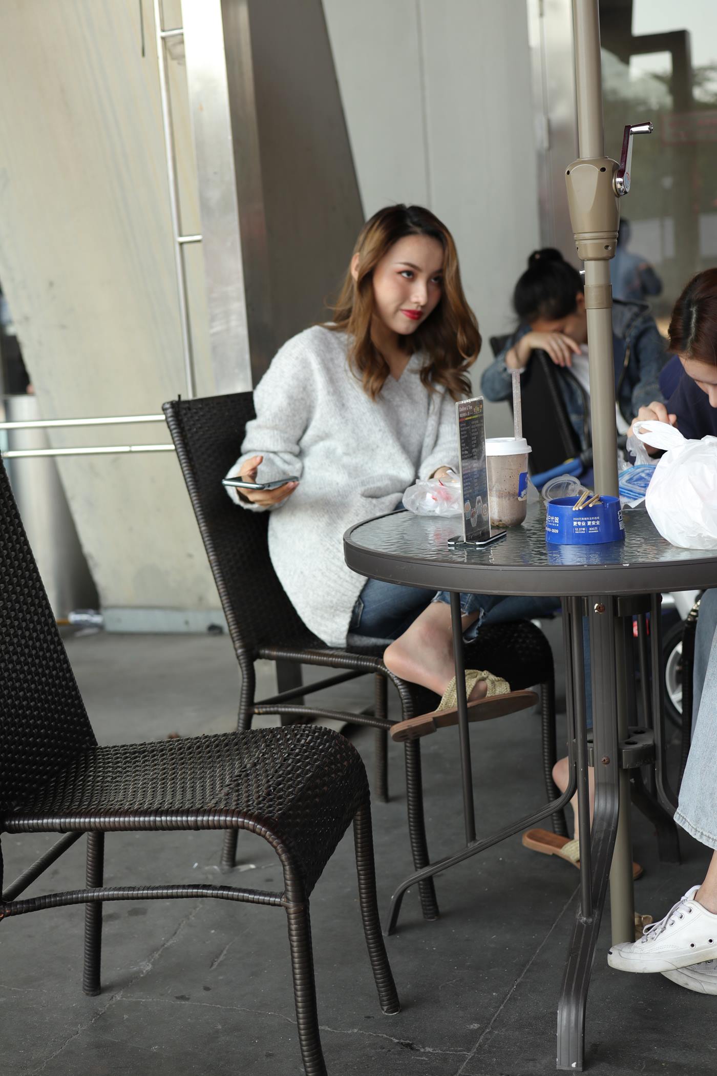 图片[2]-精选魔镜街拍 NO.058 搭讪午餐的裤里丝 [61P]-草丛看图