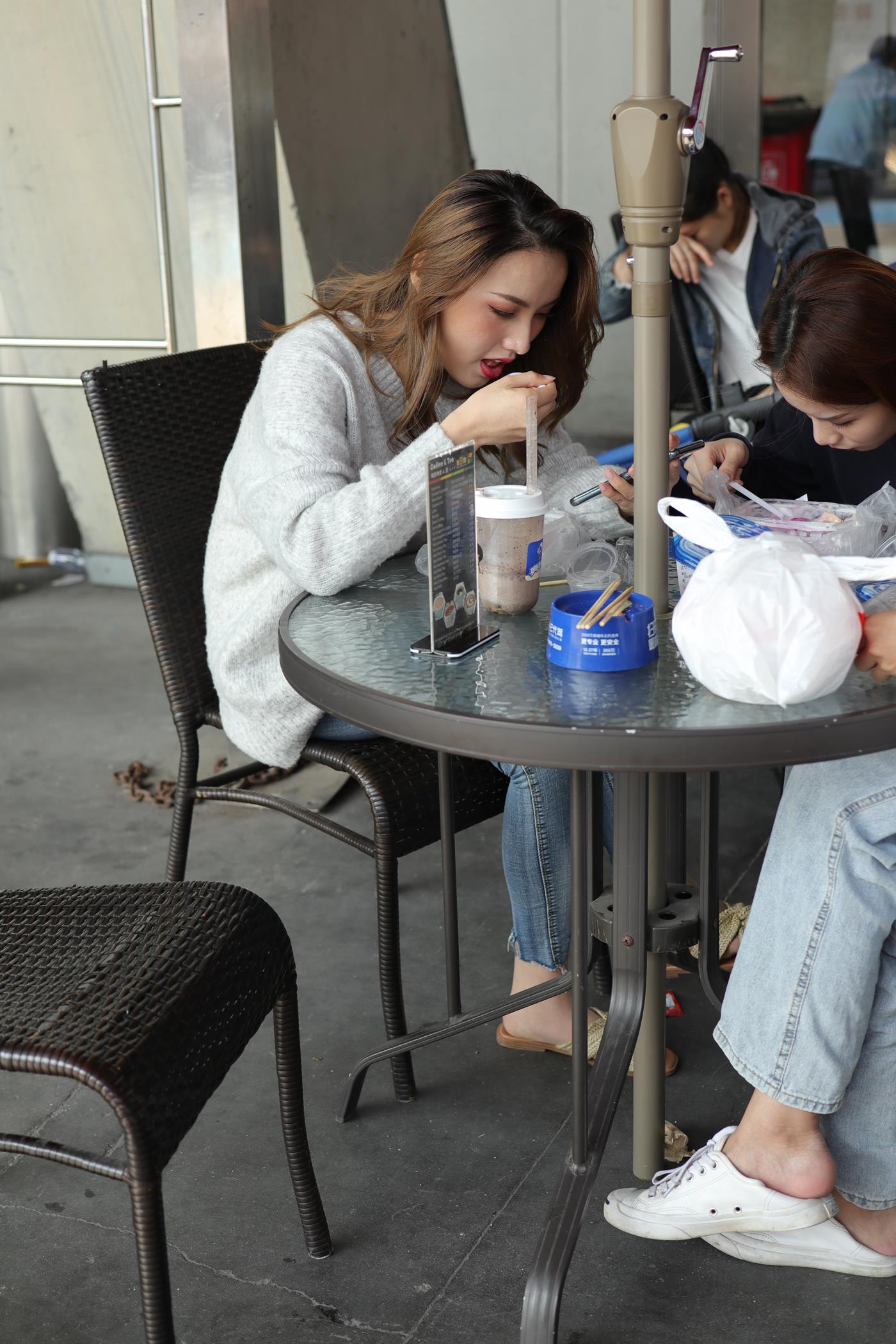 图片[4]-精选魔镜街拍 NO.058 搭讪午餐的裤里丝 [61P]-草丛看图