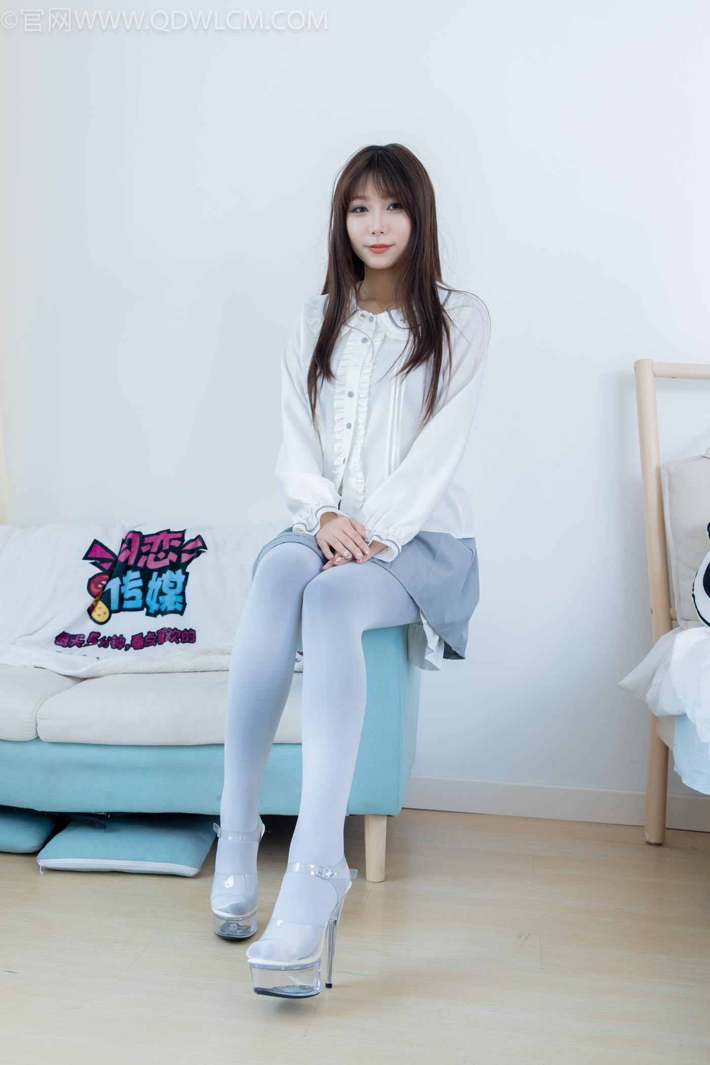 图片[2]-精选勿恋传媒 NO.2278 泡泡-高跟凉鞋、厚灰丝、厚黑丝、厚白丝[140P]-草丛看图