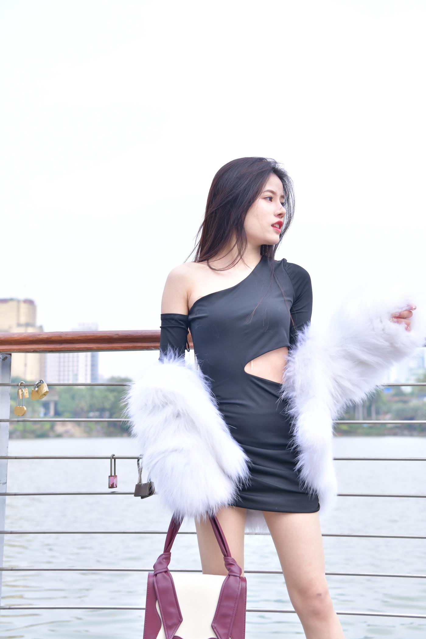 图片[5]-精选魔镜街拍 NO.065 黑色包臀裙气质小解解搭配细跟小高跟 [80P]-草丛看图