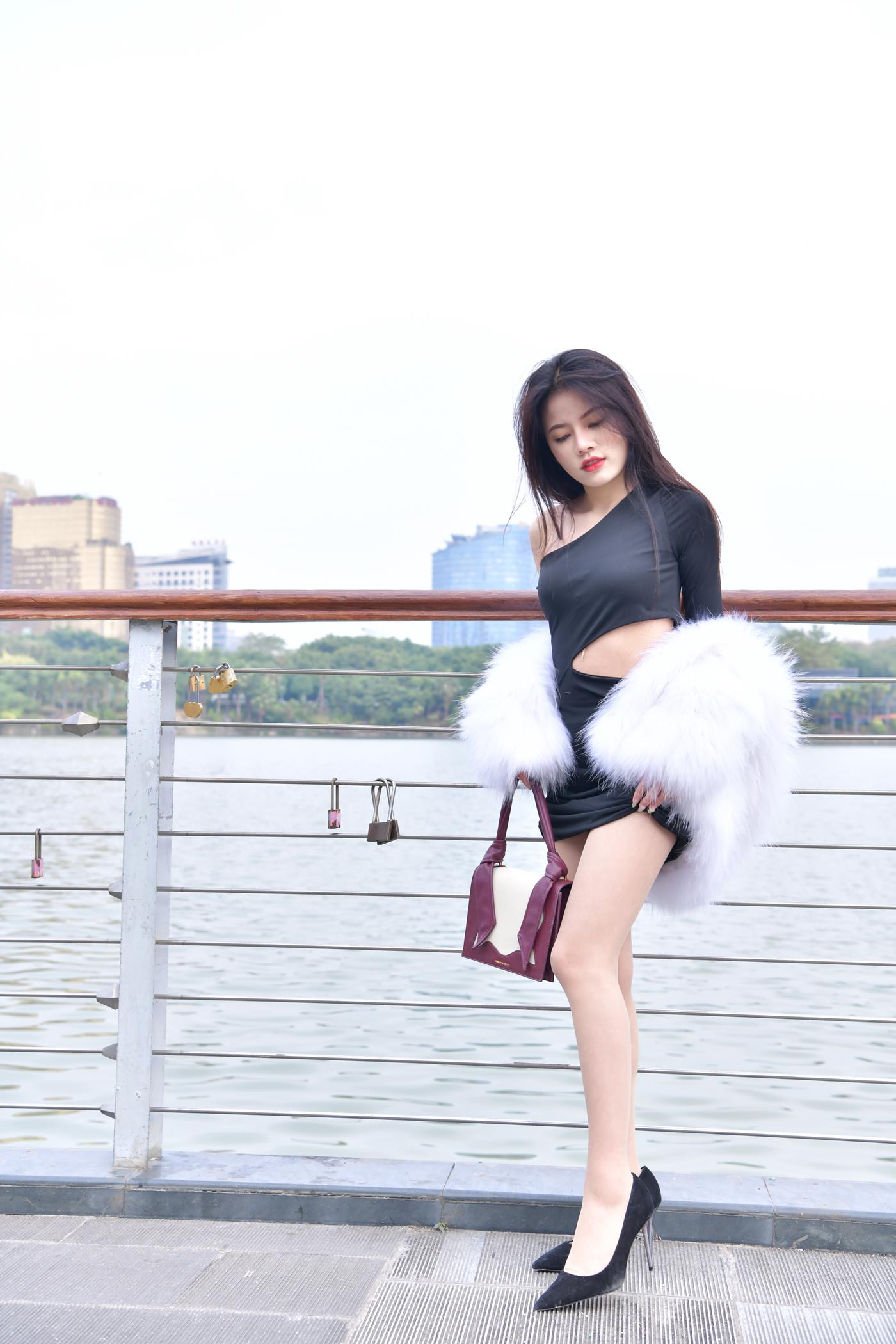 图片[6]-精选魔镜街拍 NO.065 黑色包臀裙气质小解解搭配细跟小高跟 [80P]-草丛看图