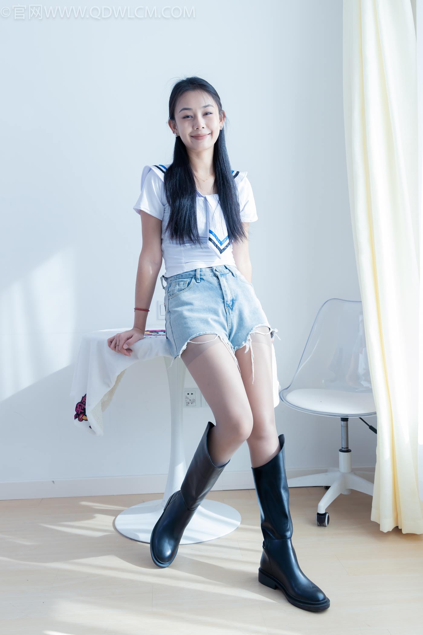 图片[2]-精选勿恋传媒 NO.2272 岚岚-长靴、薄咖丝、薄灰丝[187P]-草丛看图