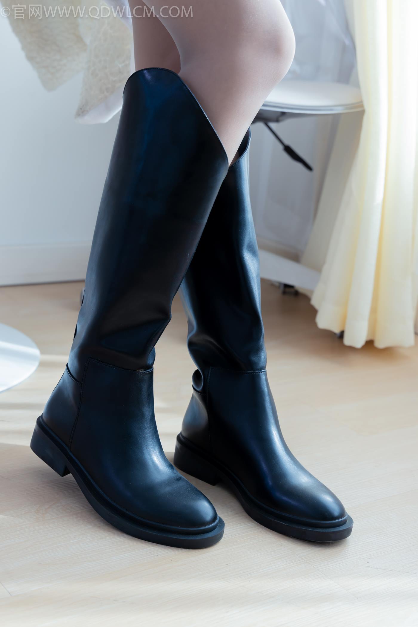 图片[8]-精选勿恋传媒 NO.2272 岚岚-长靴、薄咖丝、薄灰丝[187P]-草丛看图