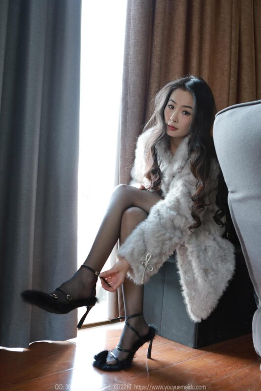 精选[IESS异思趣向] 2025.02.26 丝享家1987：小金《毛绒绒》[96P]-草丛看图