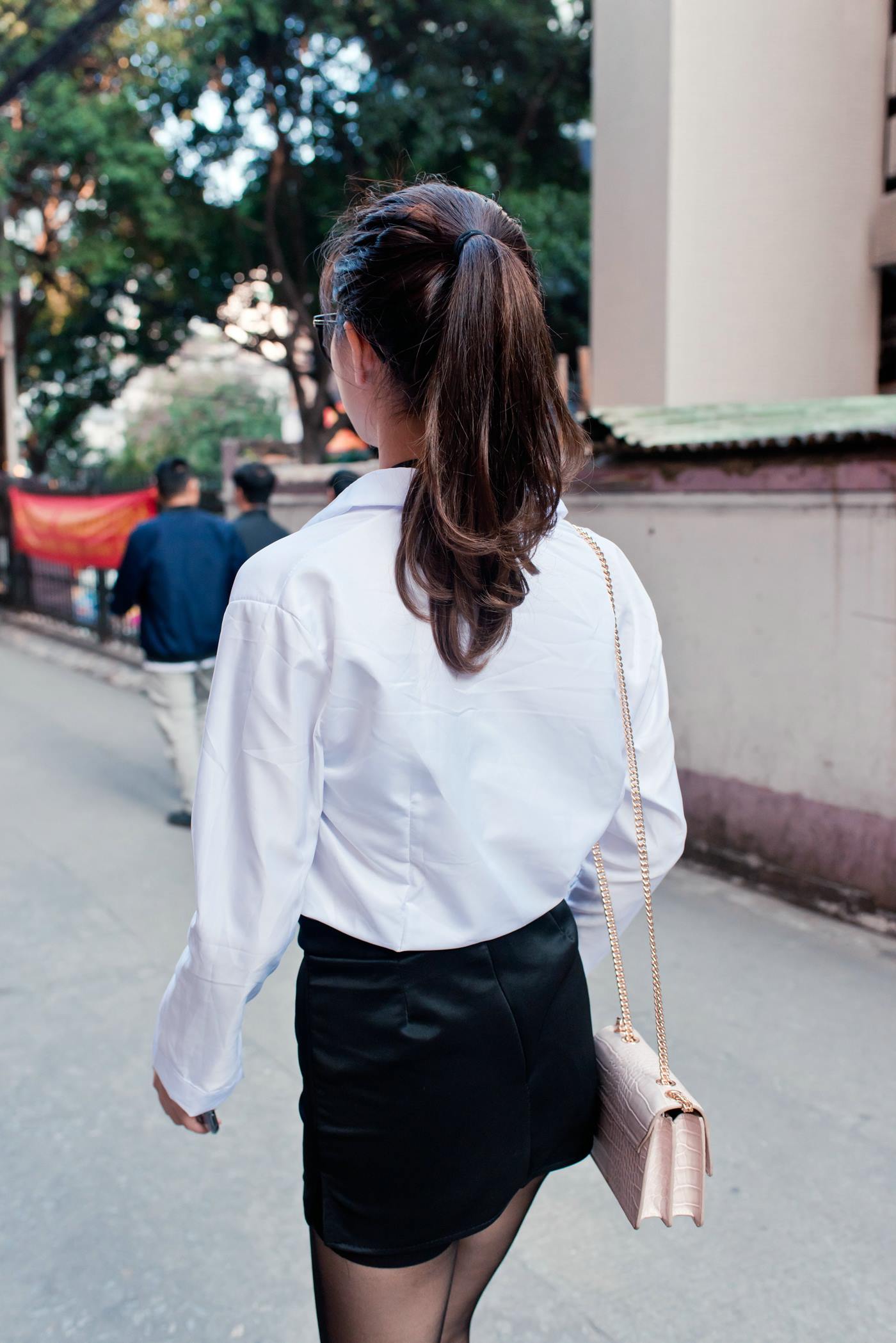 图片[4]-精选魔镜街拍 NO.105 OL极品黑丝美女婷婷的工作日常 [52P]-草丛看图