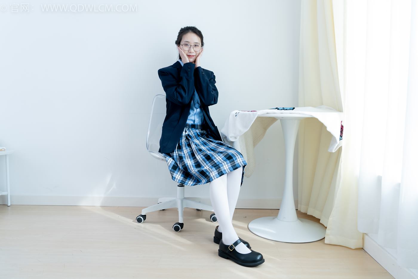 图片[7]-精选勿恋传媒 NO.2244 菜菜-皮鞋、厚白丝、jk至服、皮筋绑脚老头乐挠脚剧情[160P]-草丛看图