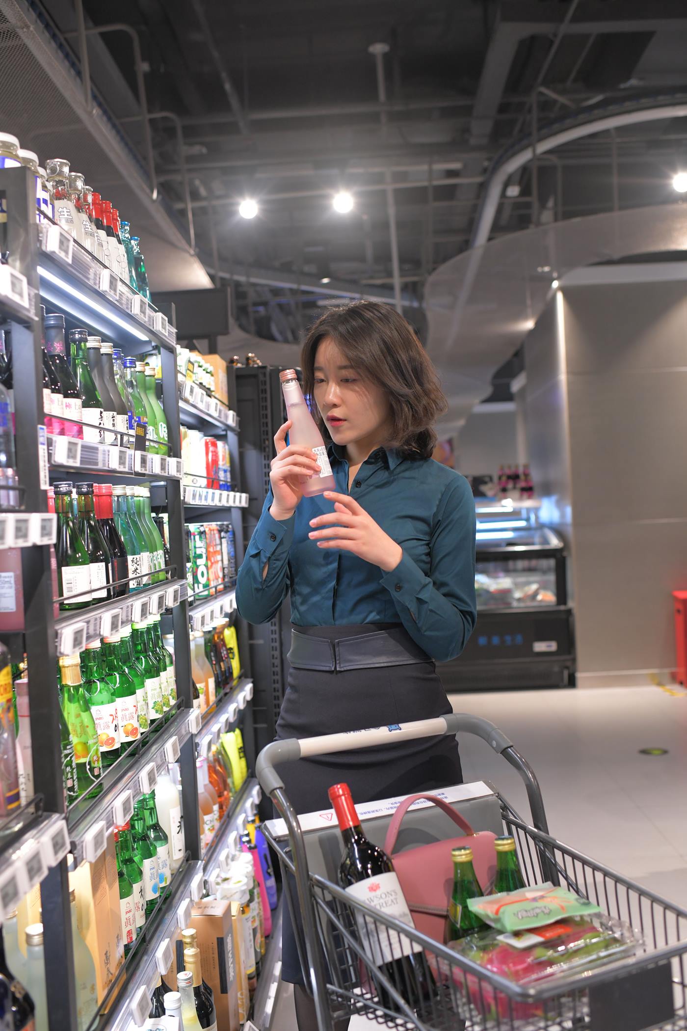 图片[7]-精选魔镜街拍 NO.036 商场黑丝OL街拍 [98P]-草丛看图