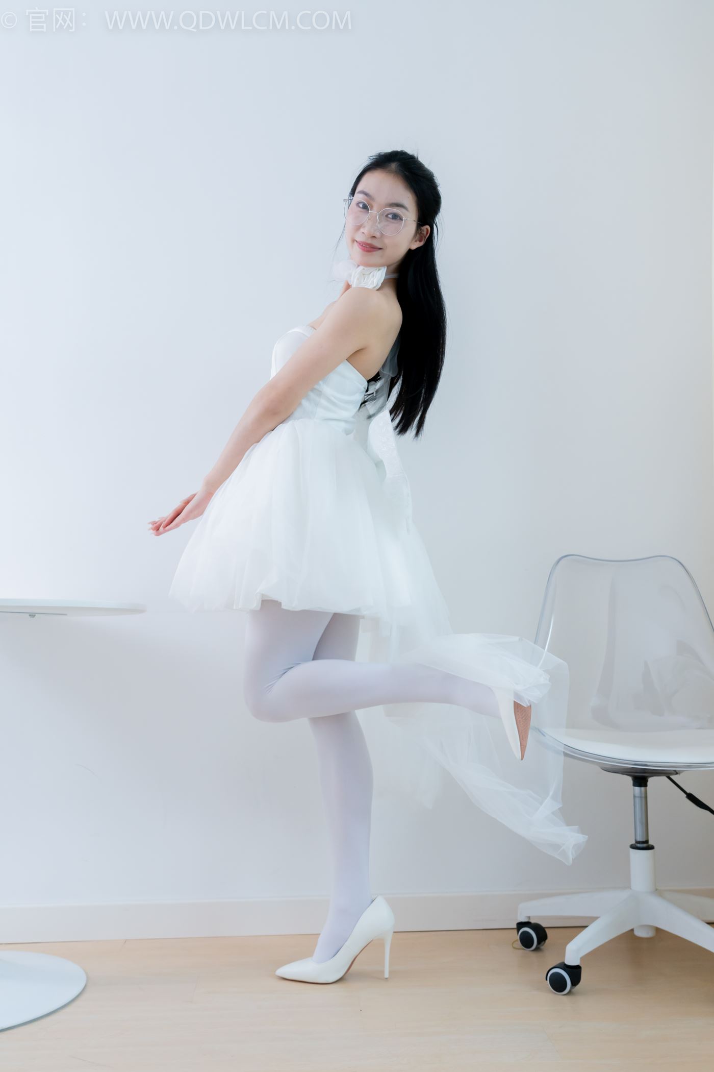 图片[2]-精选勿恋传媒 NO.2233 小影-小影-高跟鞋、厚白丝[100P]-草丛看图