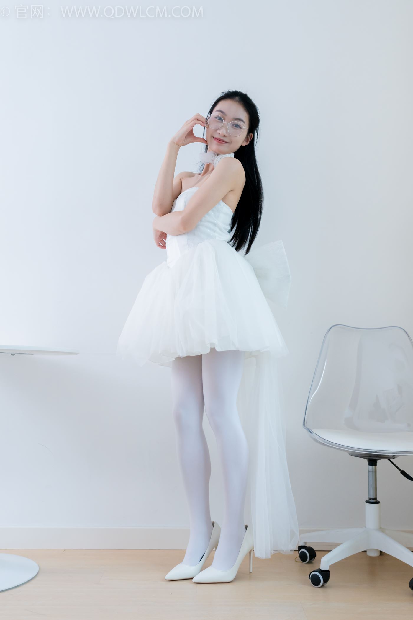 图片[8]-精选勿恋传媒 NO.2233 小影-小影-高跟鞋、厚白丝[100P]-草丛看图