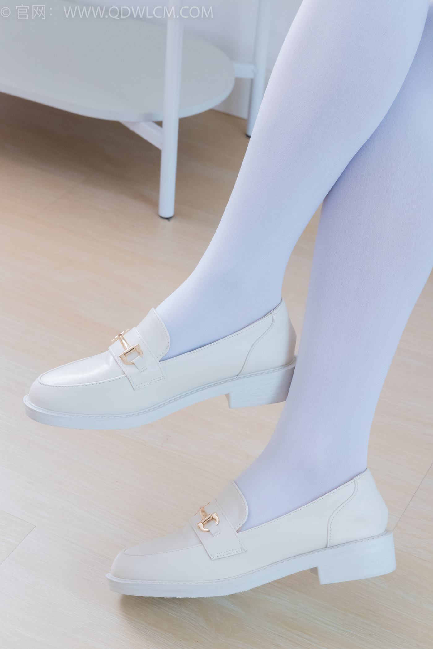 图片[6]-精选勿恋传媒 NO.2246 美兔-皮鞋、厚白丝、皮筋绑脚老头乐挠脚剧情[125P]-草丛看图