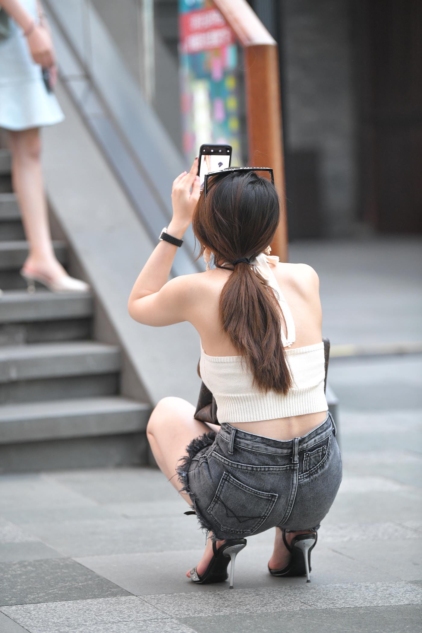 图片[4]-精选魔镜街拍 NO.081 街拍牛仔热裤 [58P]-草丛看图