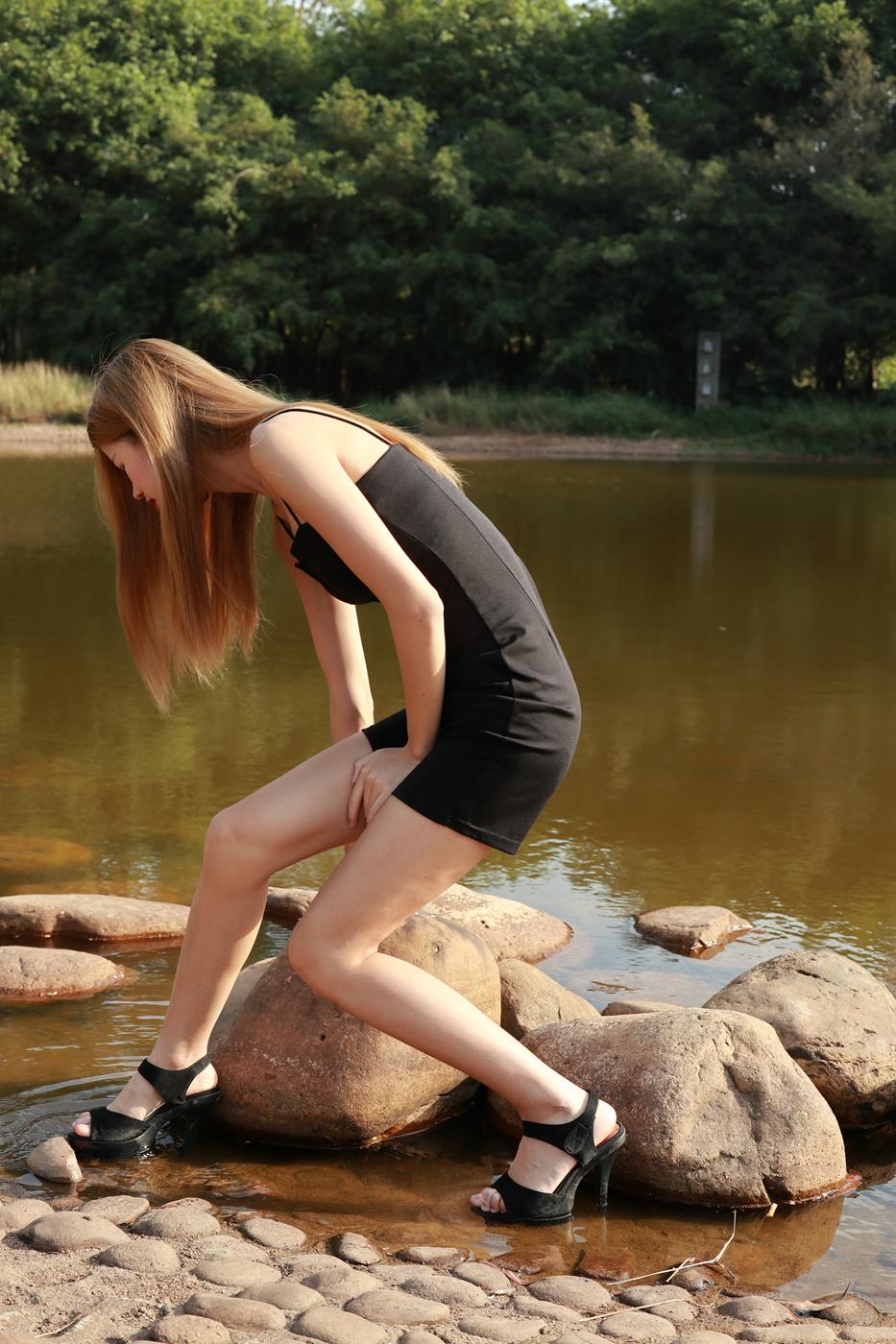 图片[4]-精选魔镜街拍 NO.143 魔鬼身材 [84P]-草丛看图