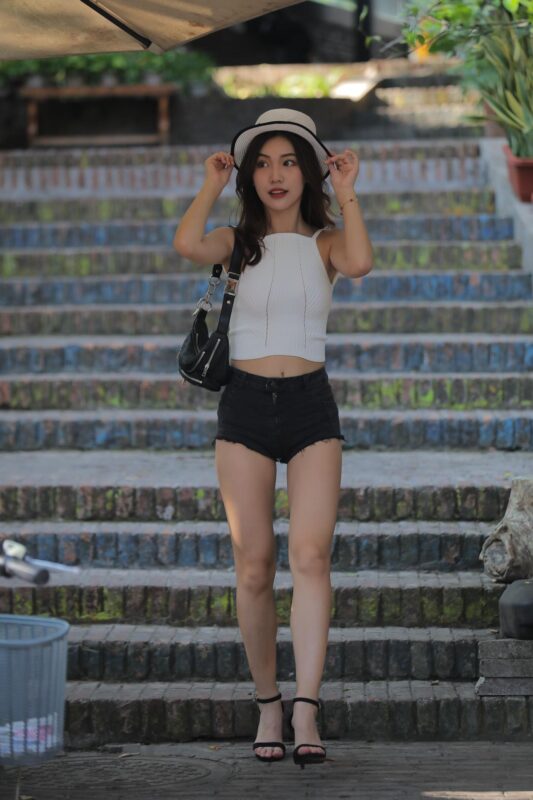 精选魔镜街拍 NO.046 凯恩 点亮我的心（中） [68P]-草丛看图