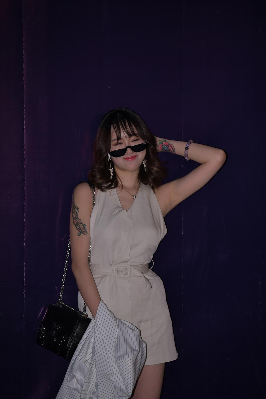 图片[2]-精选精选街拍作品 NO.1565 红石街拍作品 – 高跟裸背长腿美女[43P]-草丛看图