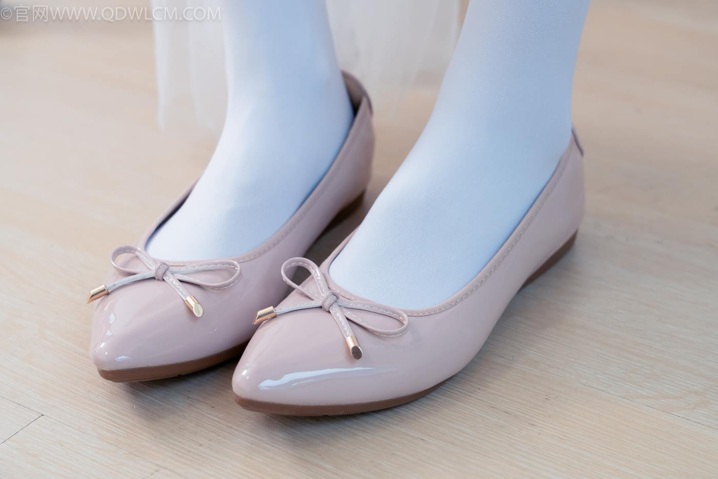 图片[5]-精选勿恋传媒 NO.2268 茯苓-平底鞋、厚白丝、皮筋绑脚老头乐挠脚剧情[135P]-草丛看图