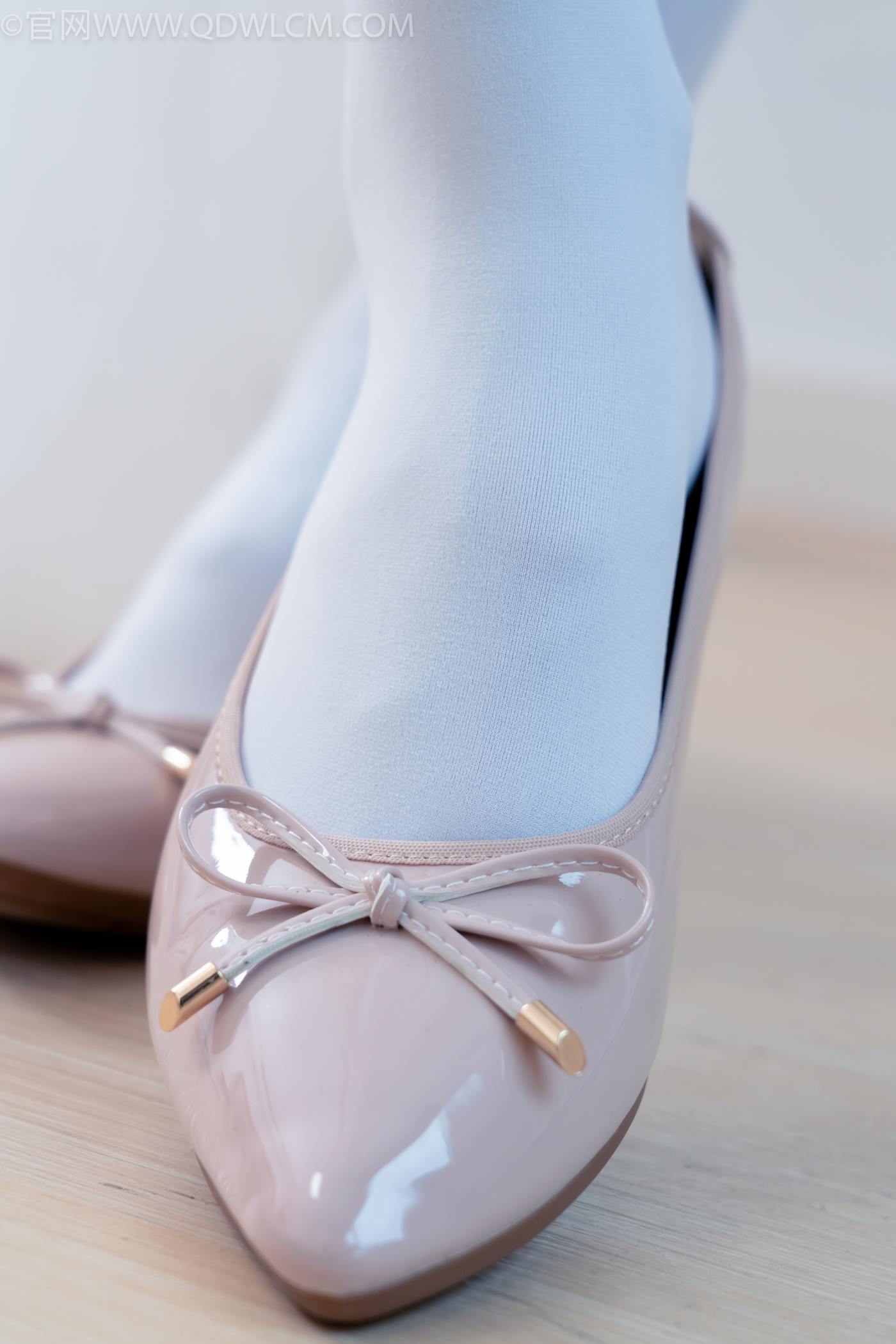 图片[6]-精选勿恋传媒 NO.2268 茯苓-平底鞋、厚白丝、皮筋绑脚老头乐挠脚剧情[135P]-草丛看图