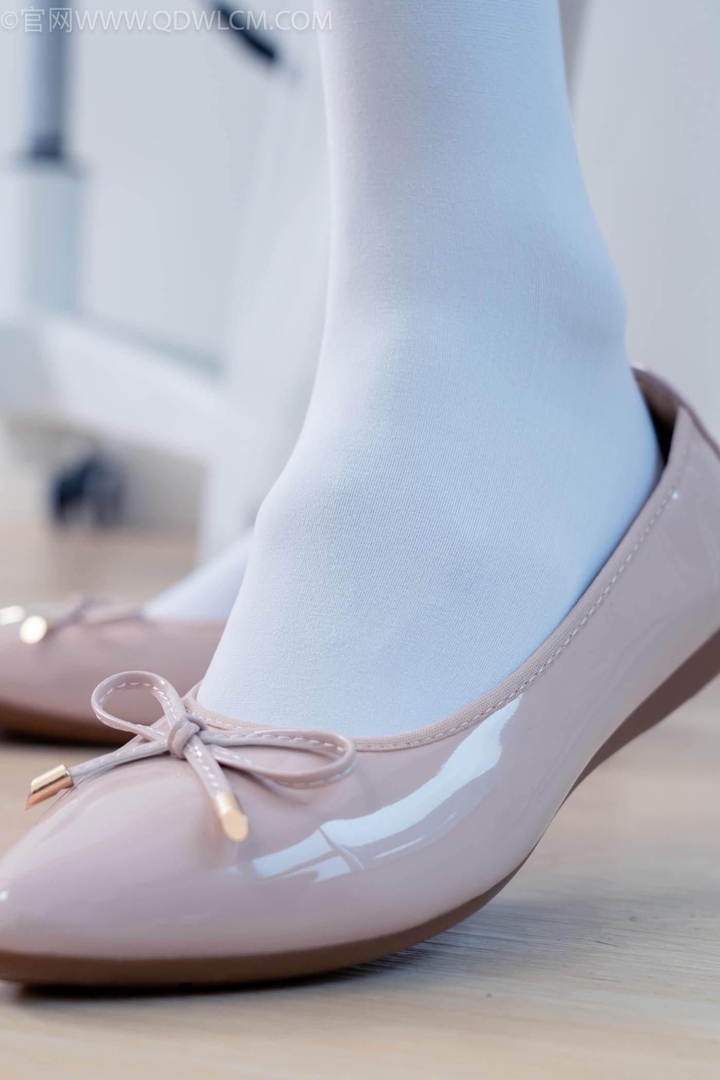 图片[7]-精选勿恋传媒 NO.2268 茯苓-平底鞋、厚白丝、皮筋绑脚老头乐挠脚剧情[135P]-草丛看图