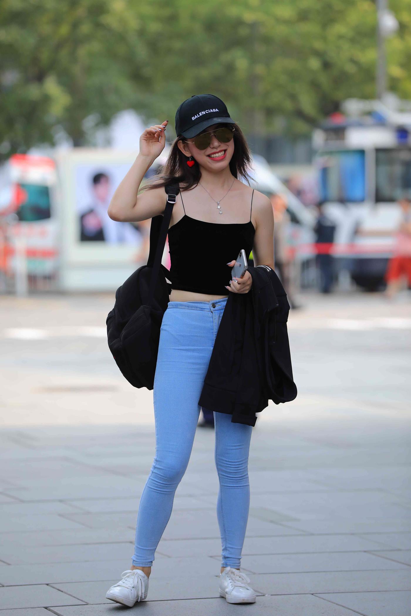 图片[3]-精选魔镜街拍 NO.027 小背心牛仔裤 [56P]-草丛看图