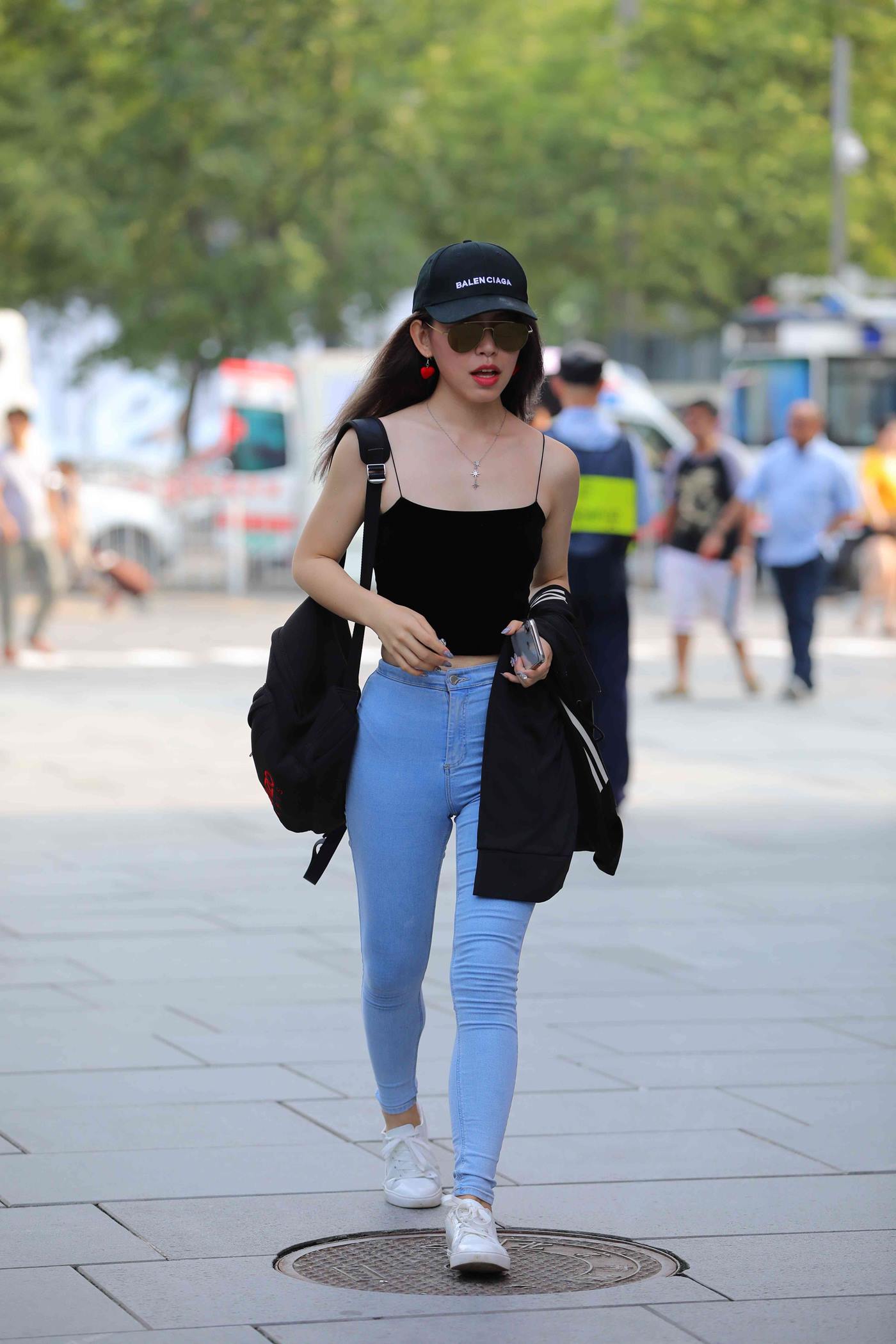 图片[5]-精选魔镜街拍 NO.027 小背心牛仔裤 [56P]-草丛看图