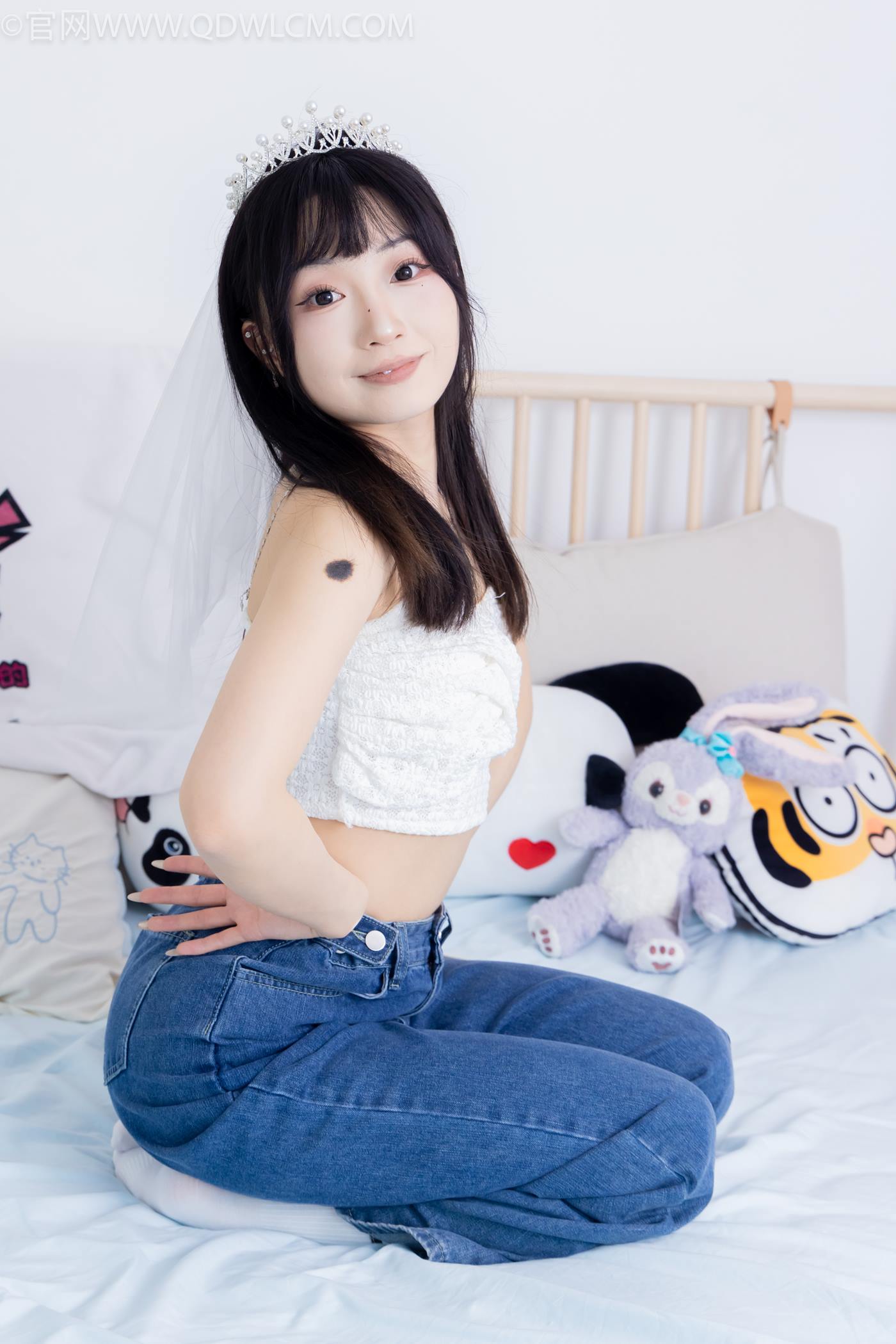 图片[3]-精选勿恋传媒 NO.2258 嘟嘟-板鞋、白棉袜、裸足[134P]-草丛看图